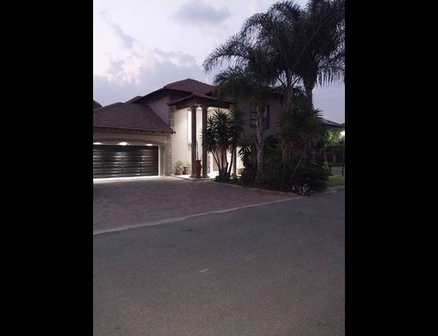 3 BEDROOM CLUSTER FOR SALE IN SONNEVELD